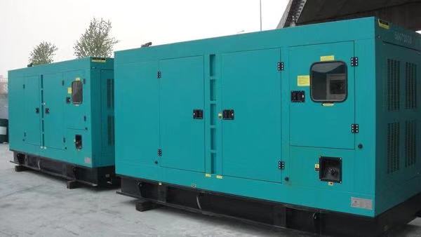 牙叉镇康明斯400kw大型柴油二手发电机组