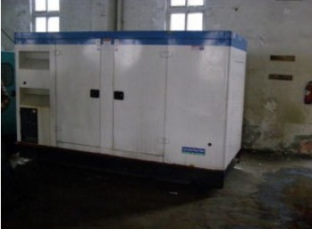 牙叉镇康明斯150kw大型柴油二手发电机组